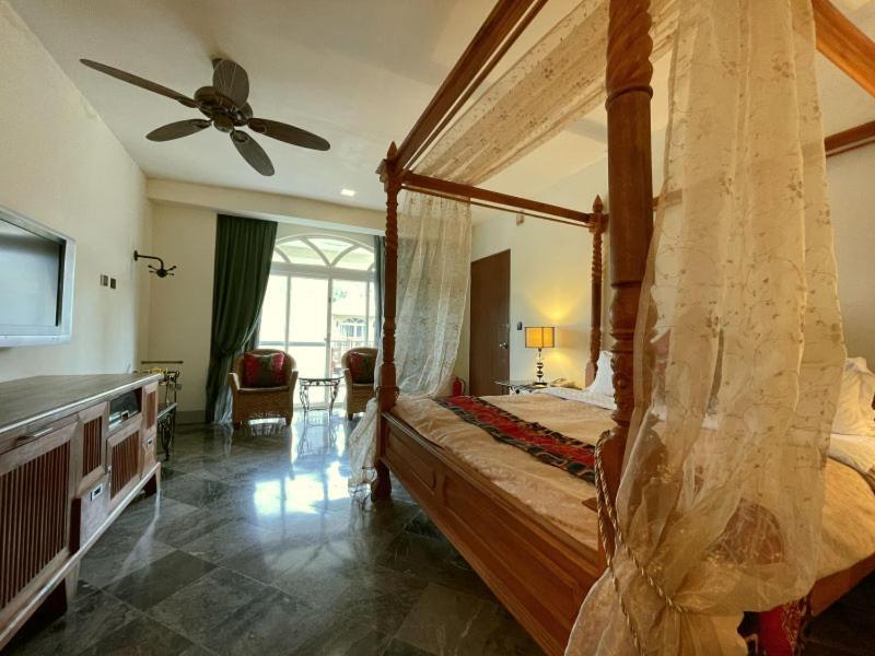 Swan Lake Villa Resort Nanwan Exterior photo