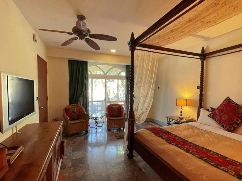 Swan Lake Villa Resort Nanwan Exterior photo